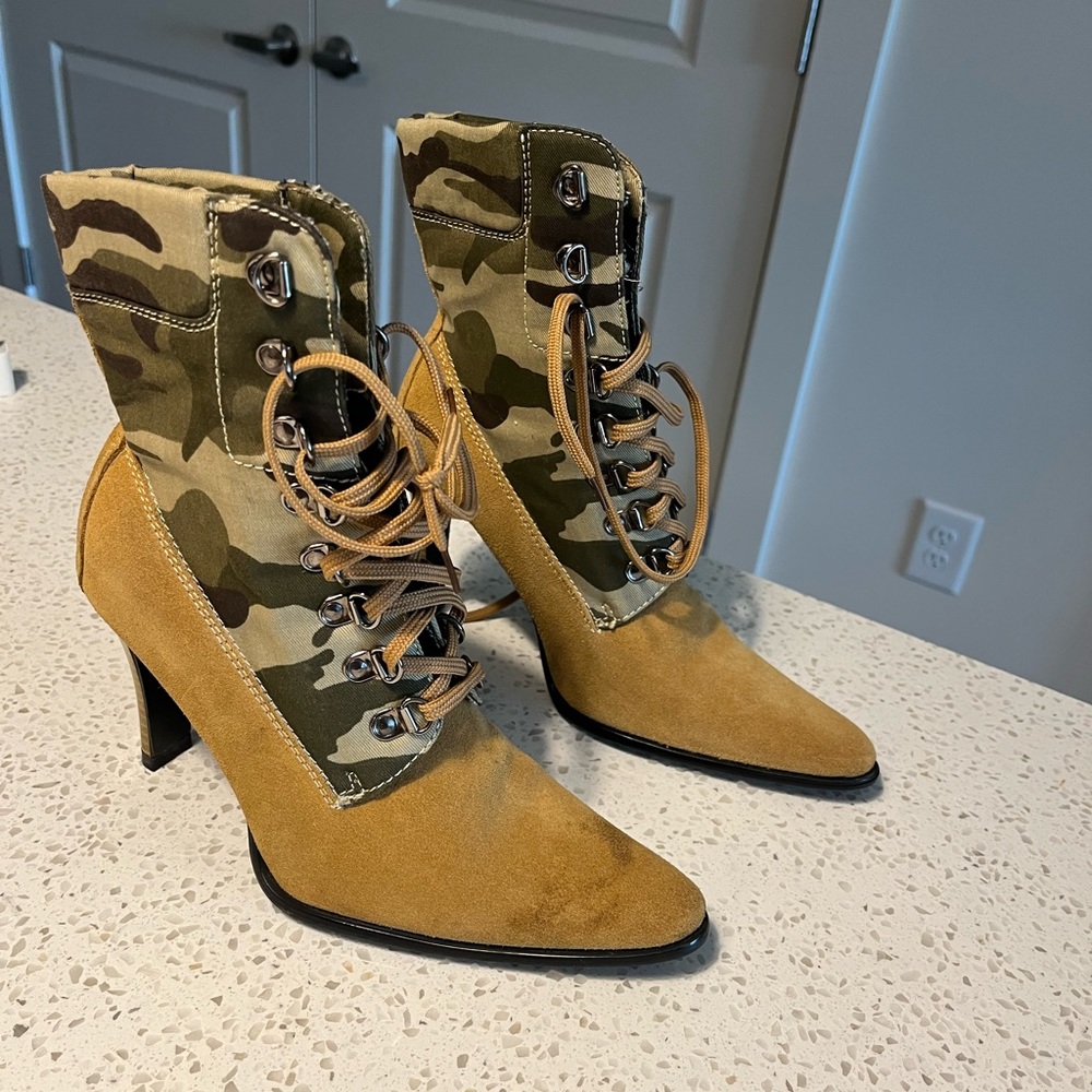 Brown Camouflage boots